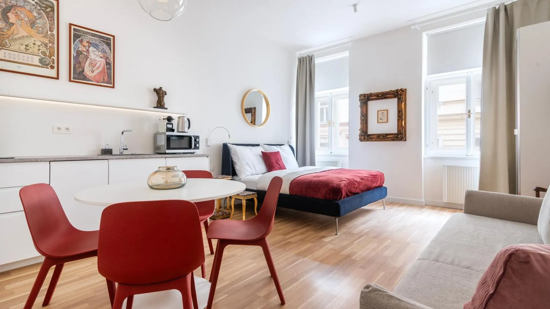 J3 Prague Apartments 0*,